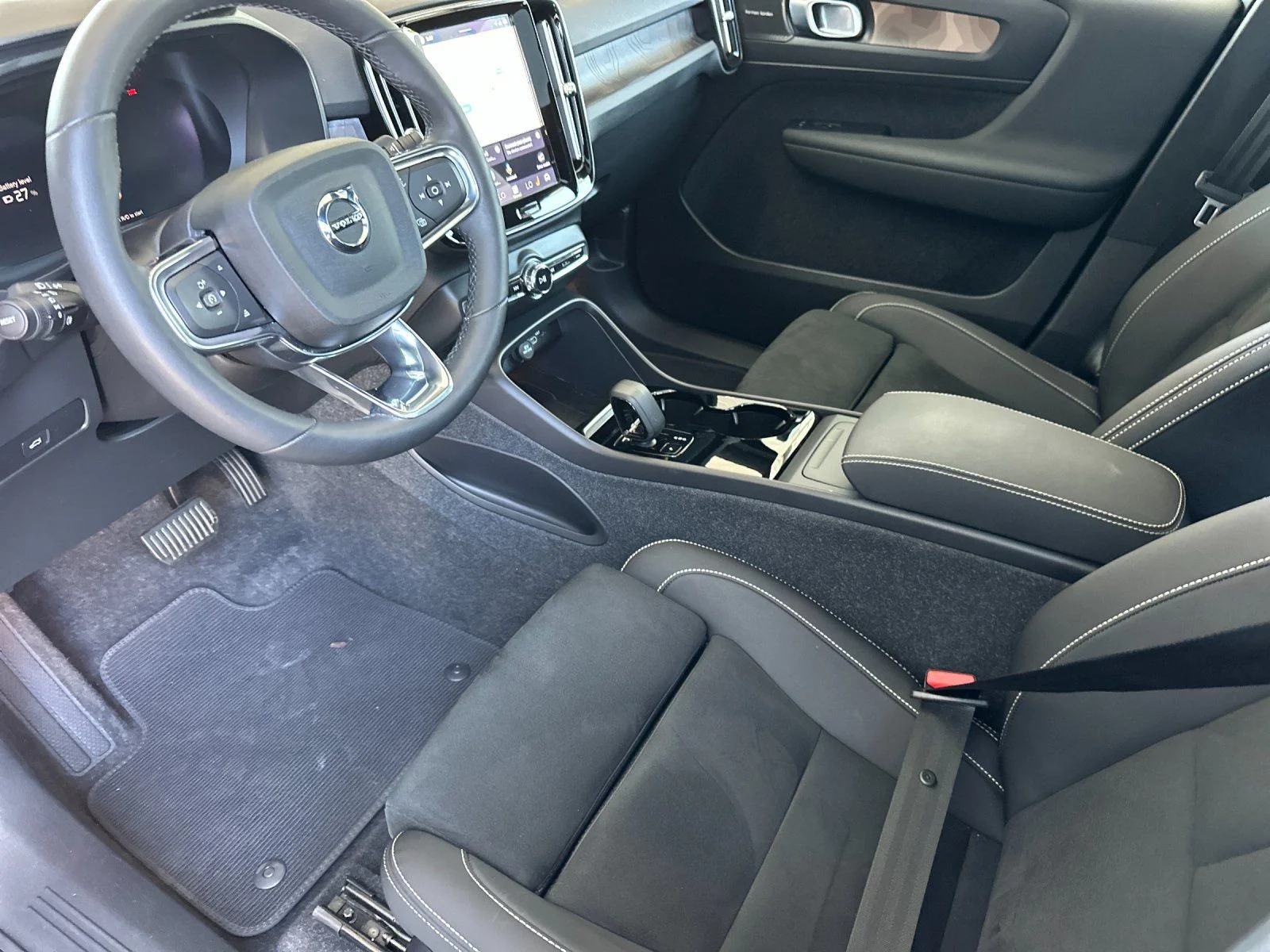Used 2023 Silver Volvo Ultimate image 9