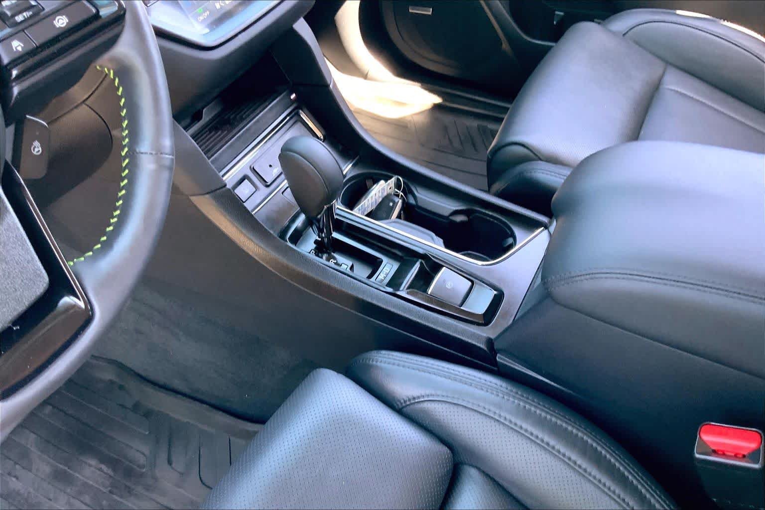Used 2025 Cosmic Blue Pearl Subaru Onyx Edition Touring image 17