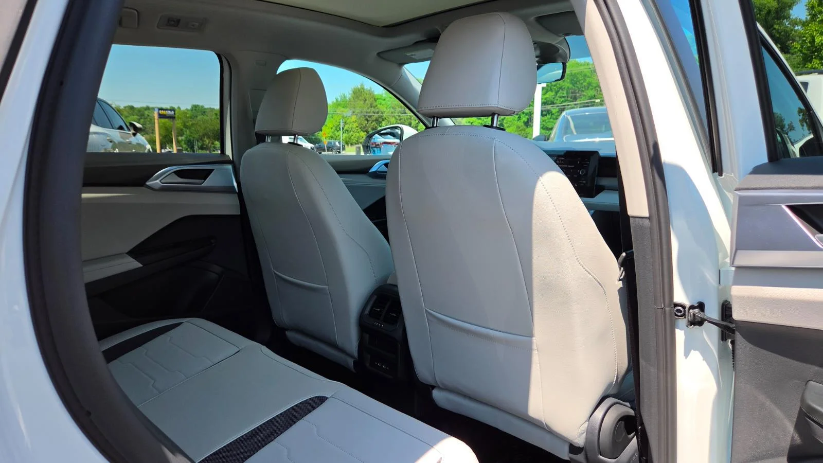 New 2026 Pure White Volkswagen SE image 55