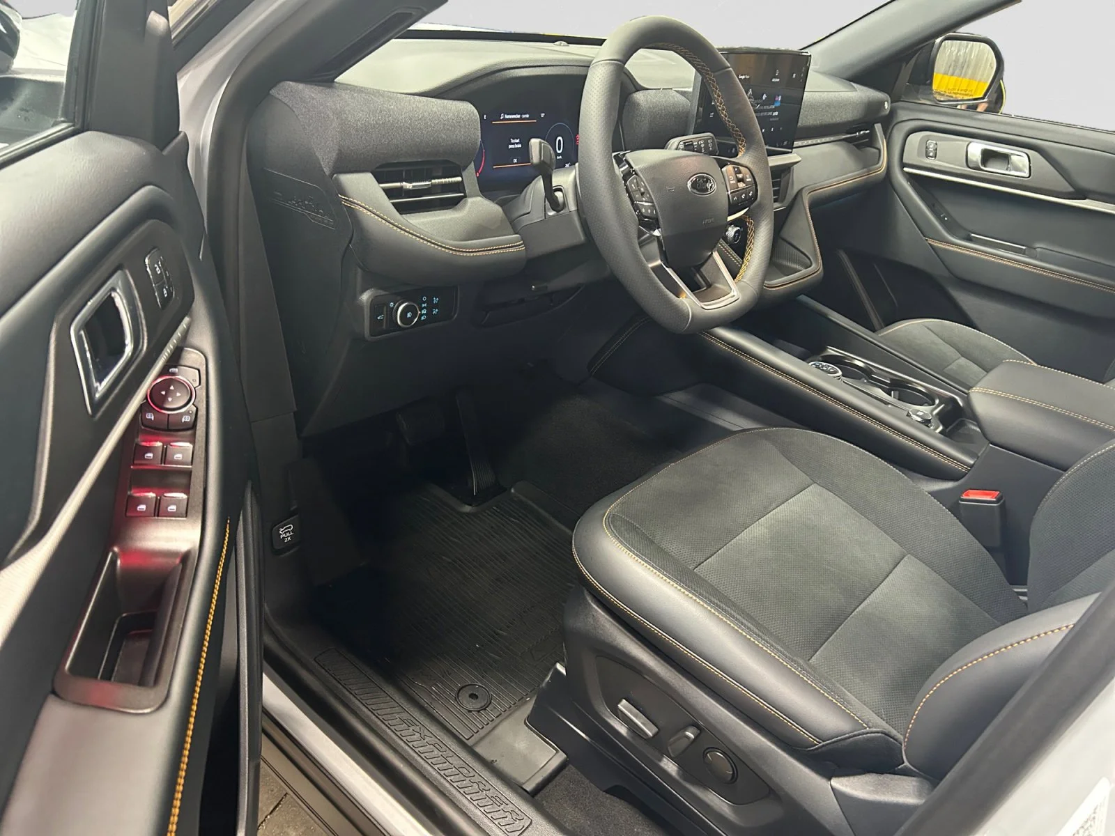 New 2026 Space White Metallic Ford Tremor image 13