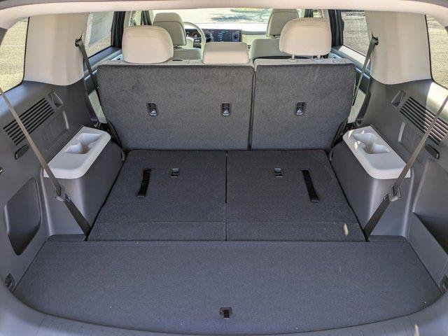 New 2026 Hampton Gray Hyundai SE image 39