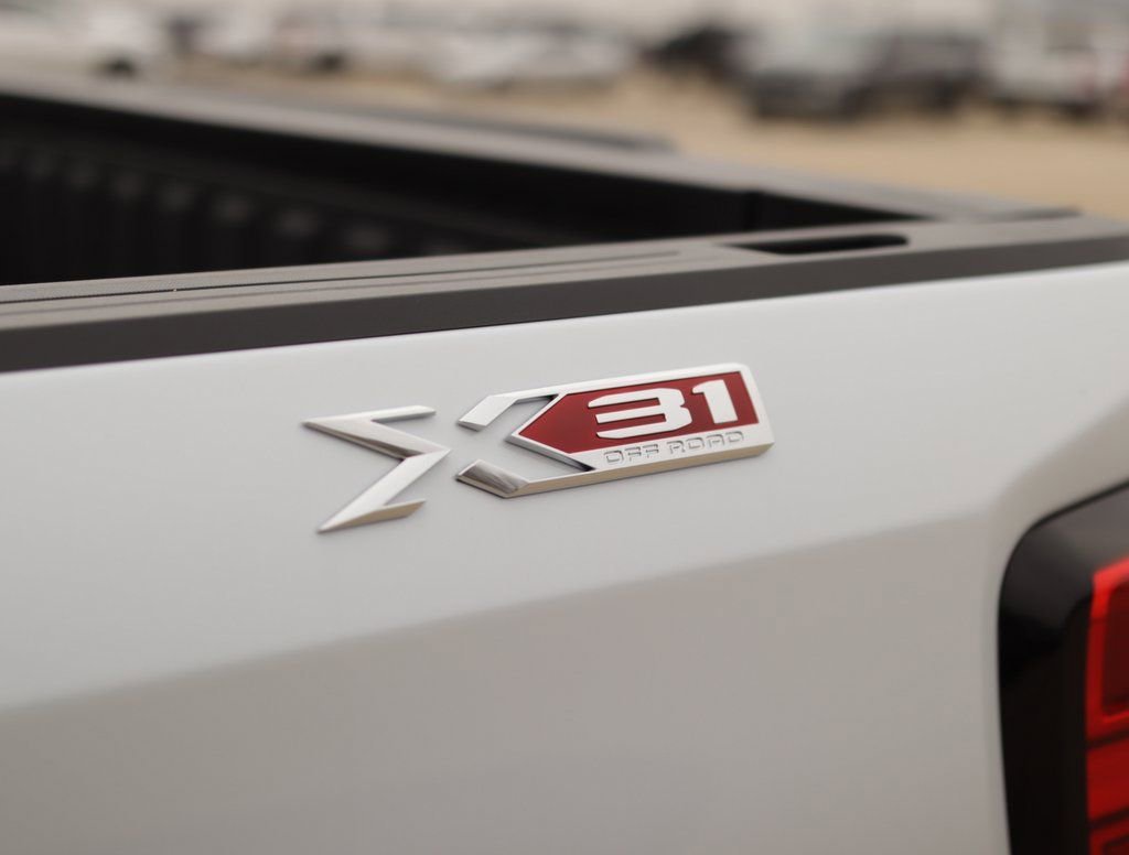 New 2026 Glacier White Tricoat GMC SLT image 37