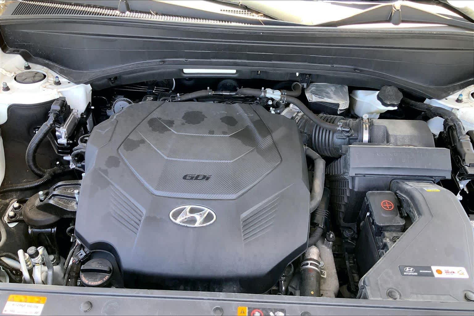 Used 2025 Hyper White Hyundai SEL image 34