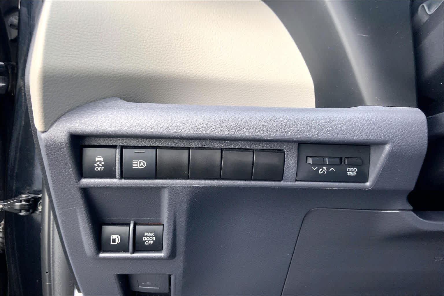 Used 2022 Midnight Black Metallic Toyota LE image 33