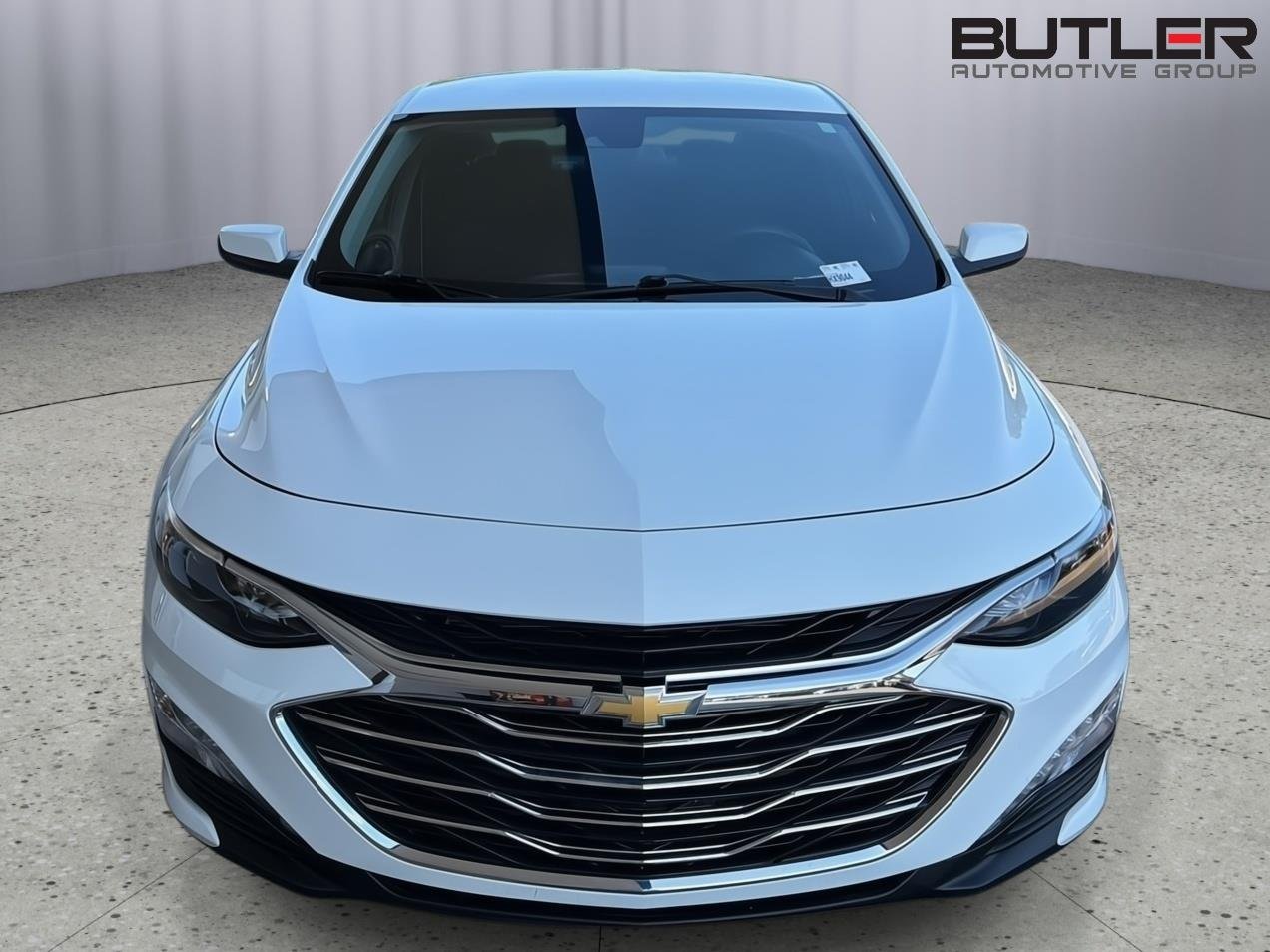 Used 2024 Summit White Chevrolet LT image 9