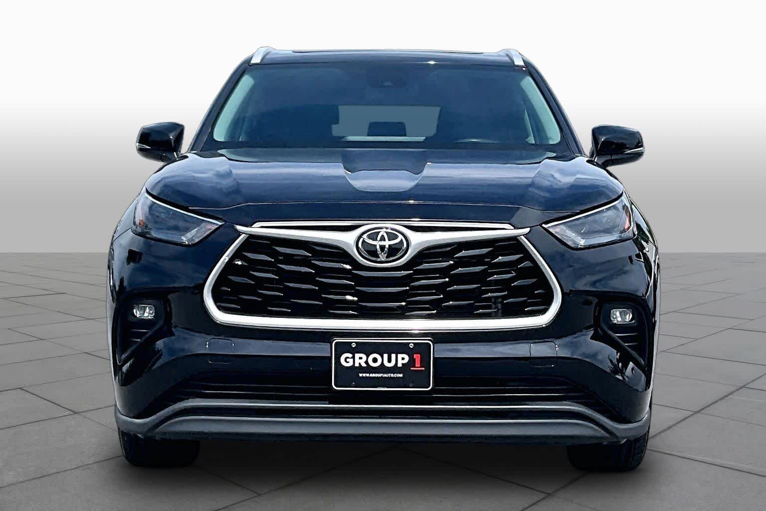 Used 2023 Midnight Black Metallic Toyota XLE image 4