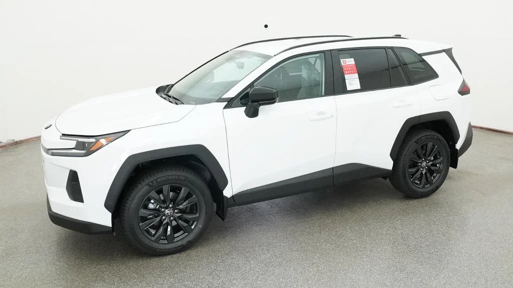 New 2026 Ice Cap Toyota XLE Premium image 5
