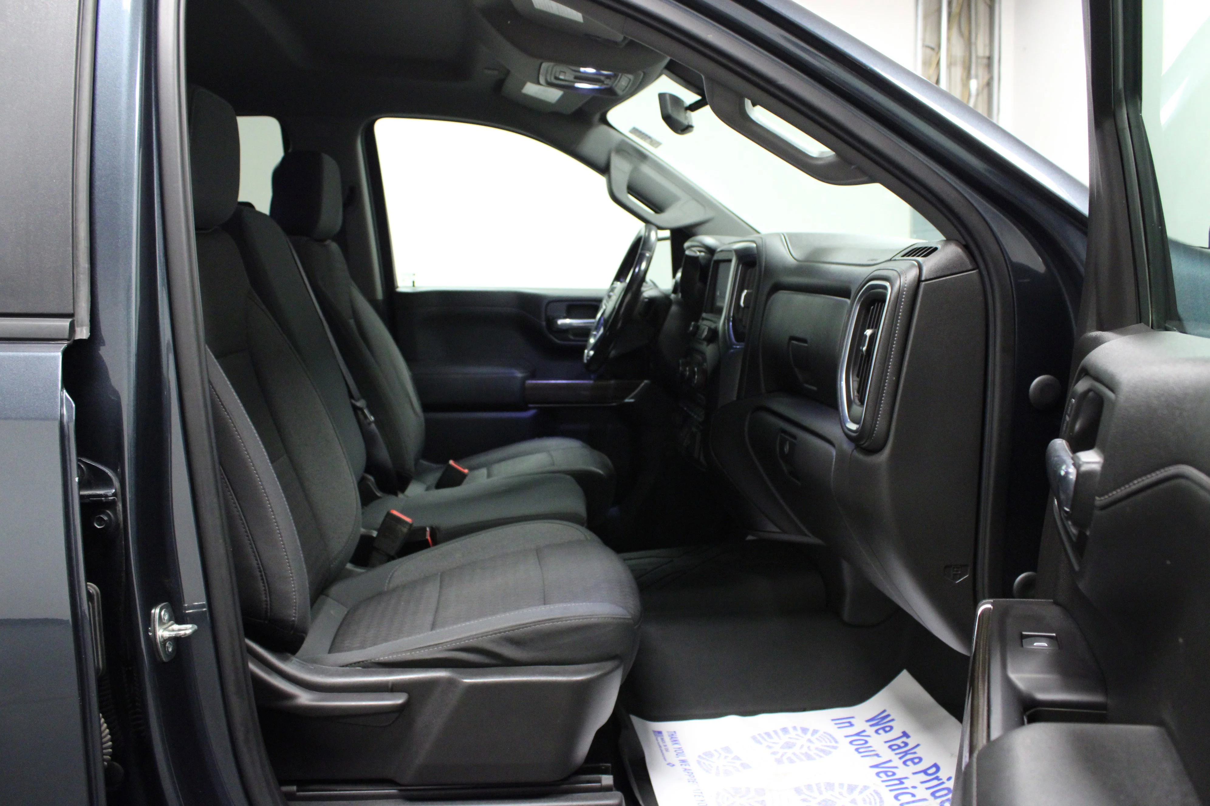 Used 2020 Shadow Gray Metallic Chevrolet LT image 16