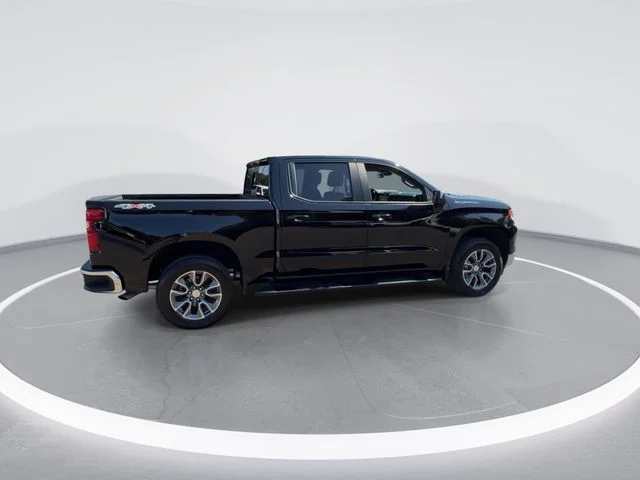 Used 2025 Black Chevrolet LT image 9