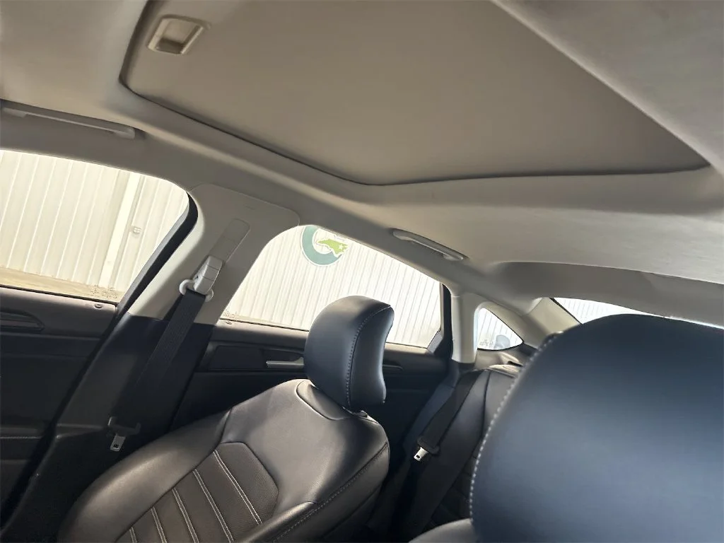 Used 2018 White Ford SE image 4