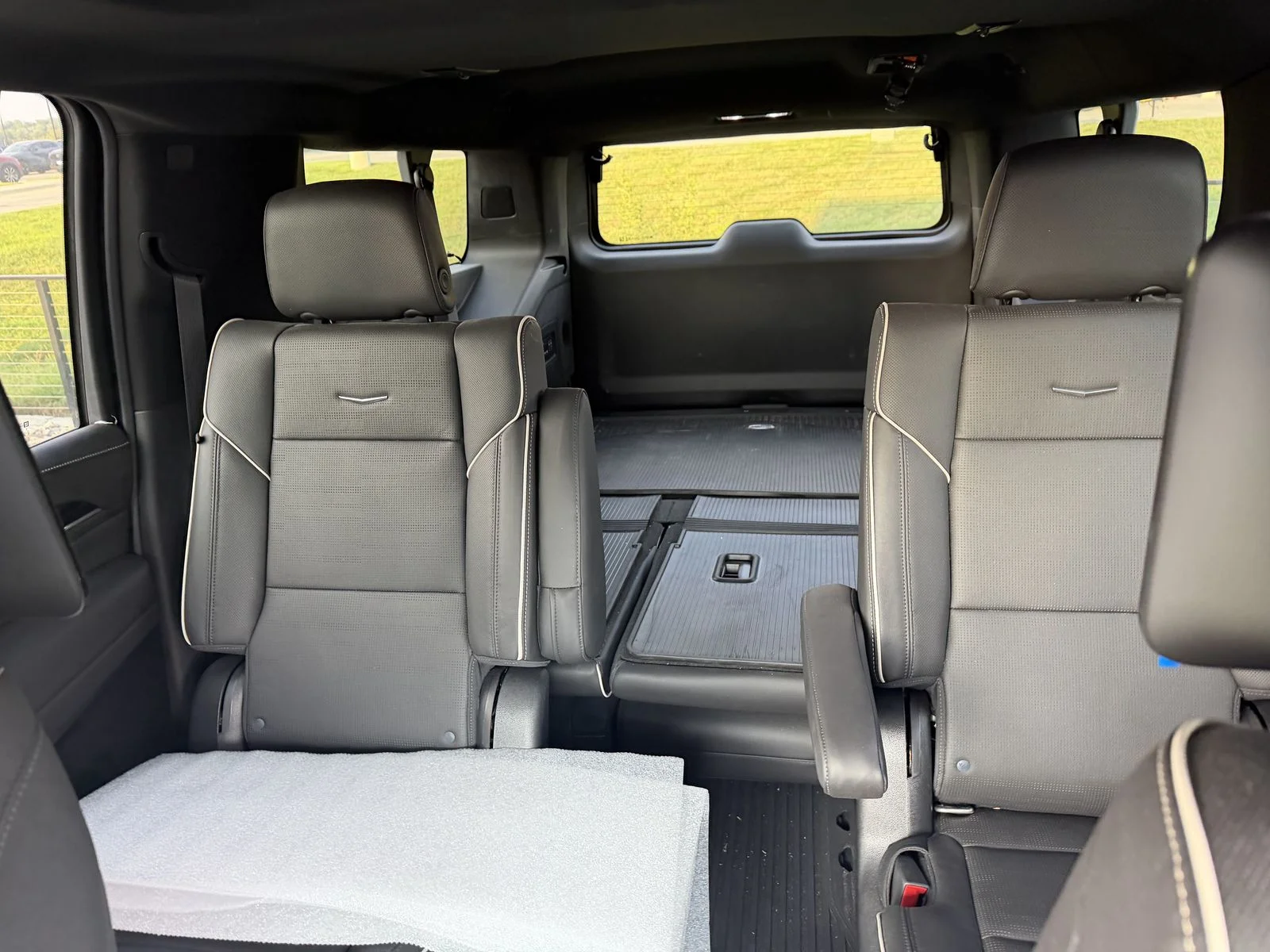 Used 2021 Black Cadillac Sport image 6
