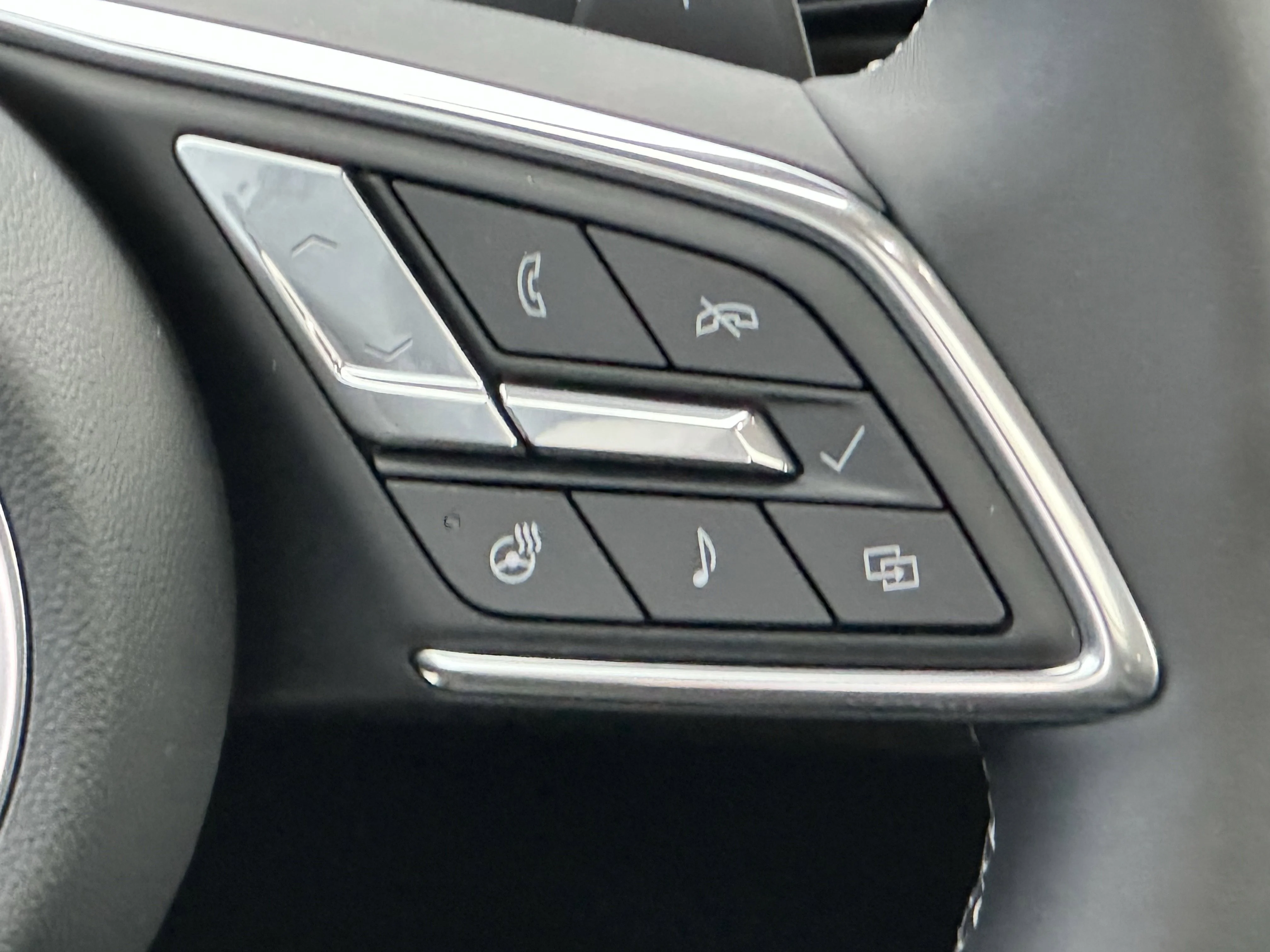 New 2026 Ebony Twilight Metallic Buick Avenir image 13
