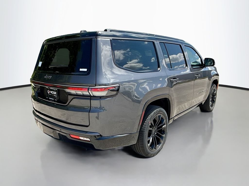 New 2026 Baltic-Gray Metallic Clear-Coat Exterior Paint Jeep Summit Obsidian image 4
