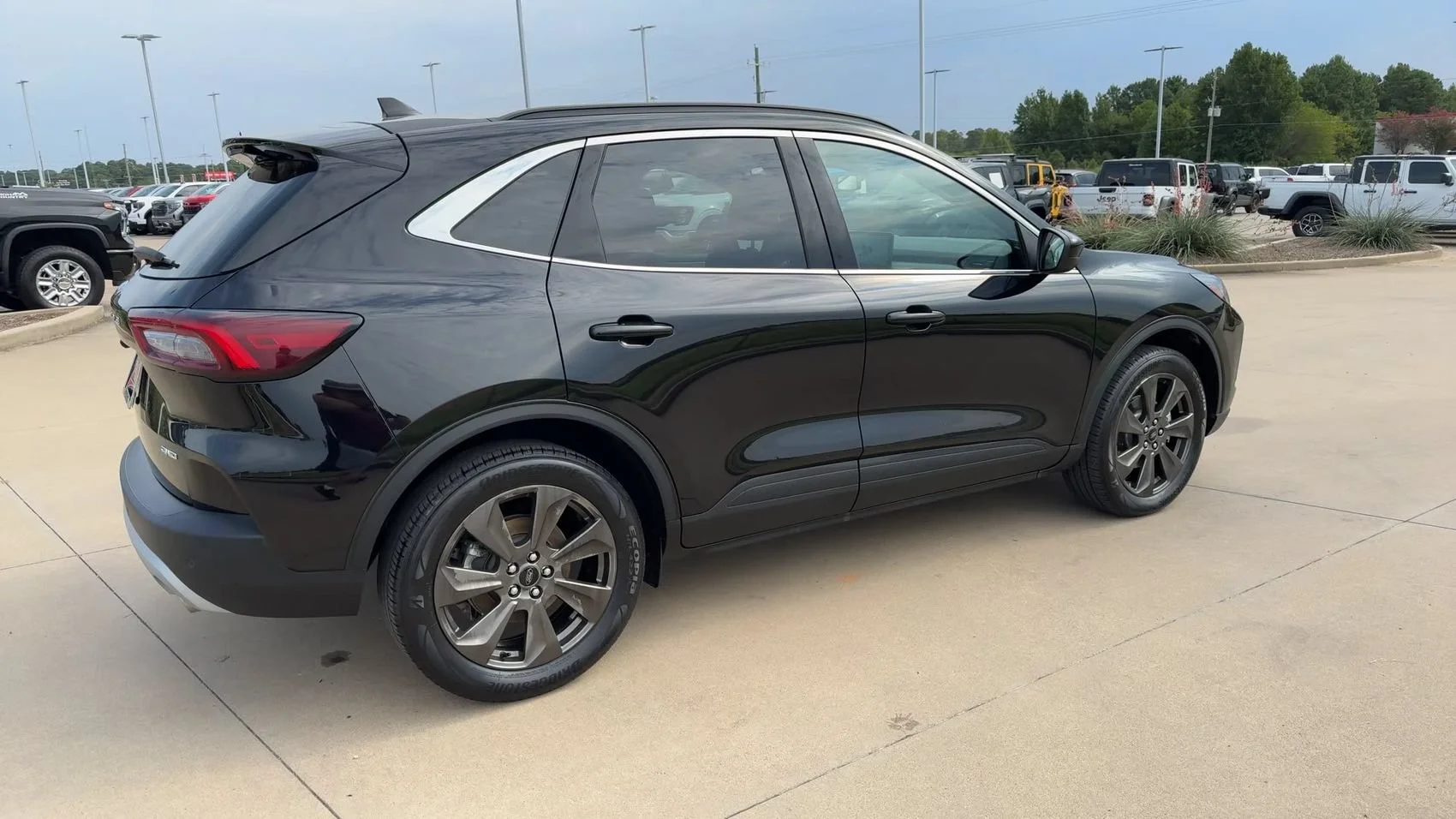 Used 2025 Black Ford Platinum image 9