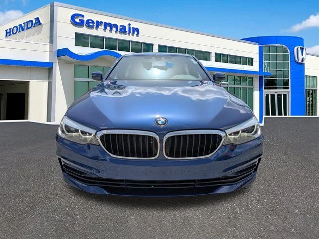 Used 2020 Blue Metallic BMW 530i xDrive image 9