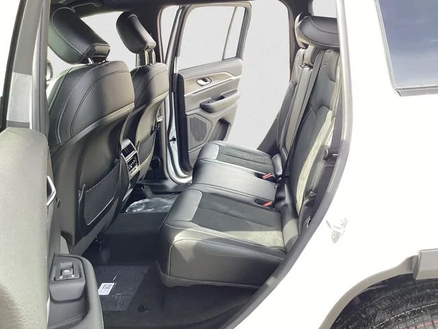 New 2026 Bright White Clearcoat Jeep LAREDO ALTITUDE 4X4 image 14