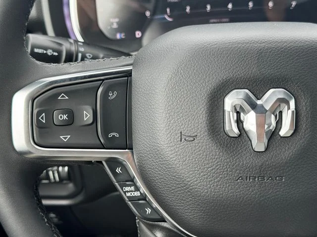New 2026 Diamond Black Crystal Pearl-Coat Exterior Paint RAM BIG HORN image 24
