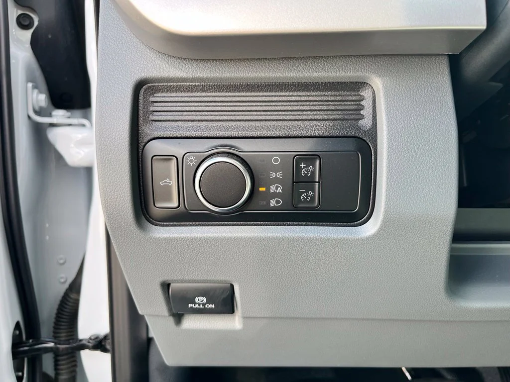Used 2025 White Ford XL image 18