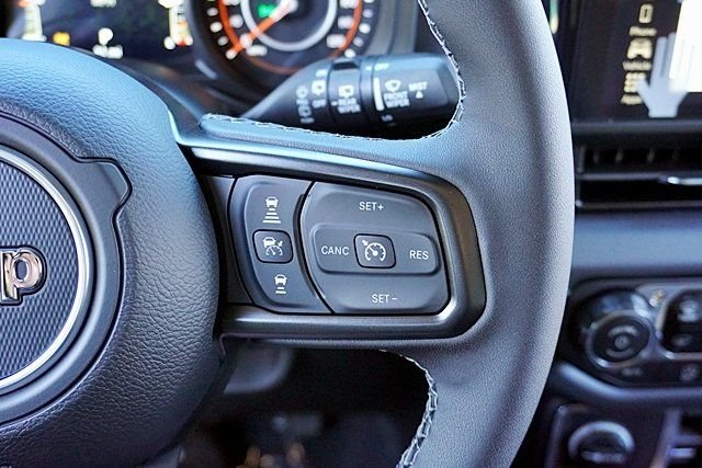 New 2026 Granite Crystal Metallic Clear-Coat Exterior Paint Jeep Rubicon image 41