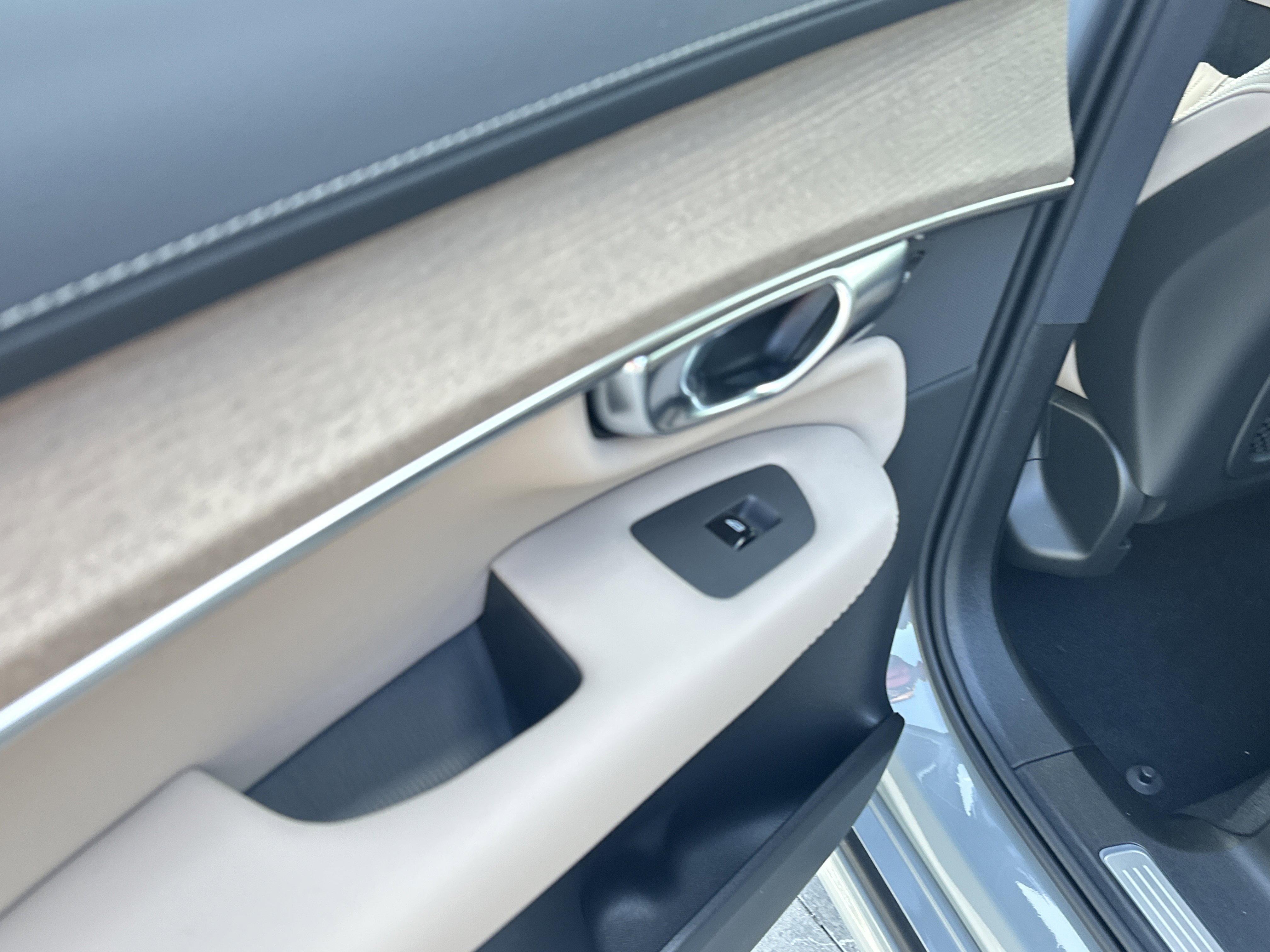 2026 Volvo XC90 Plus - Photo 12