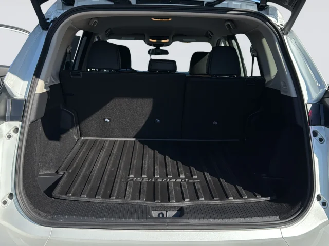 Used 2026 White Nissan Rock Creek image 39