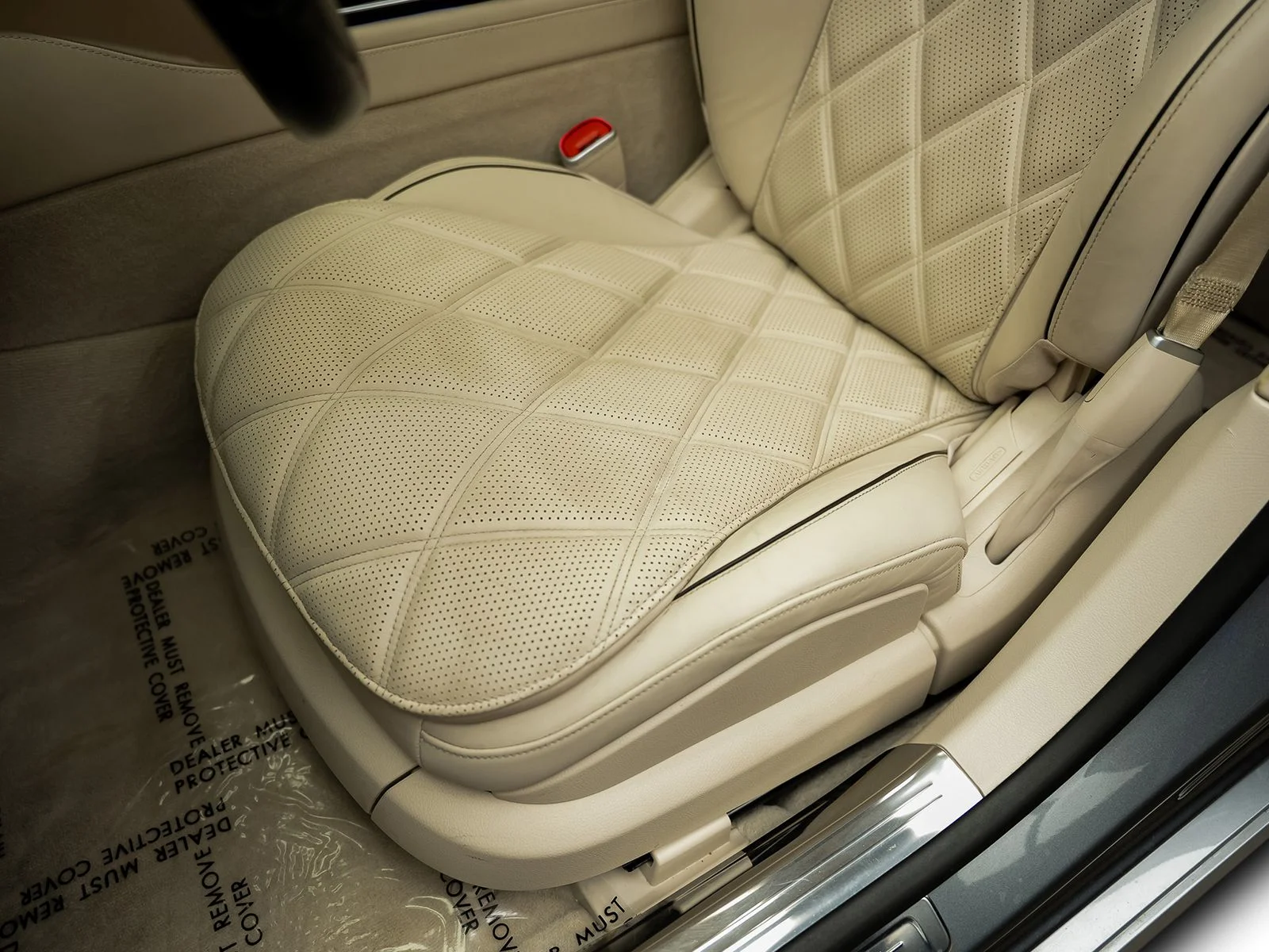 Used 2024 Silver Mercedes-Benz Maybach S 580 image 36