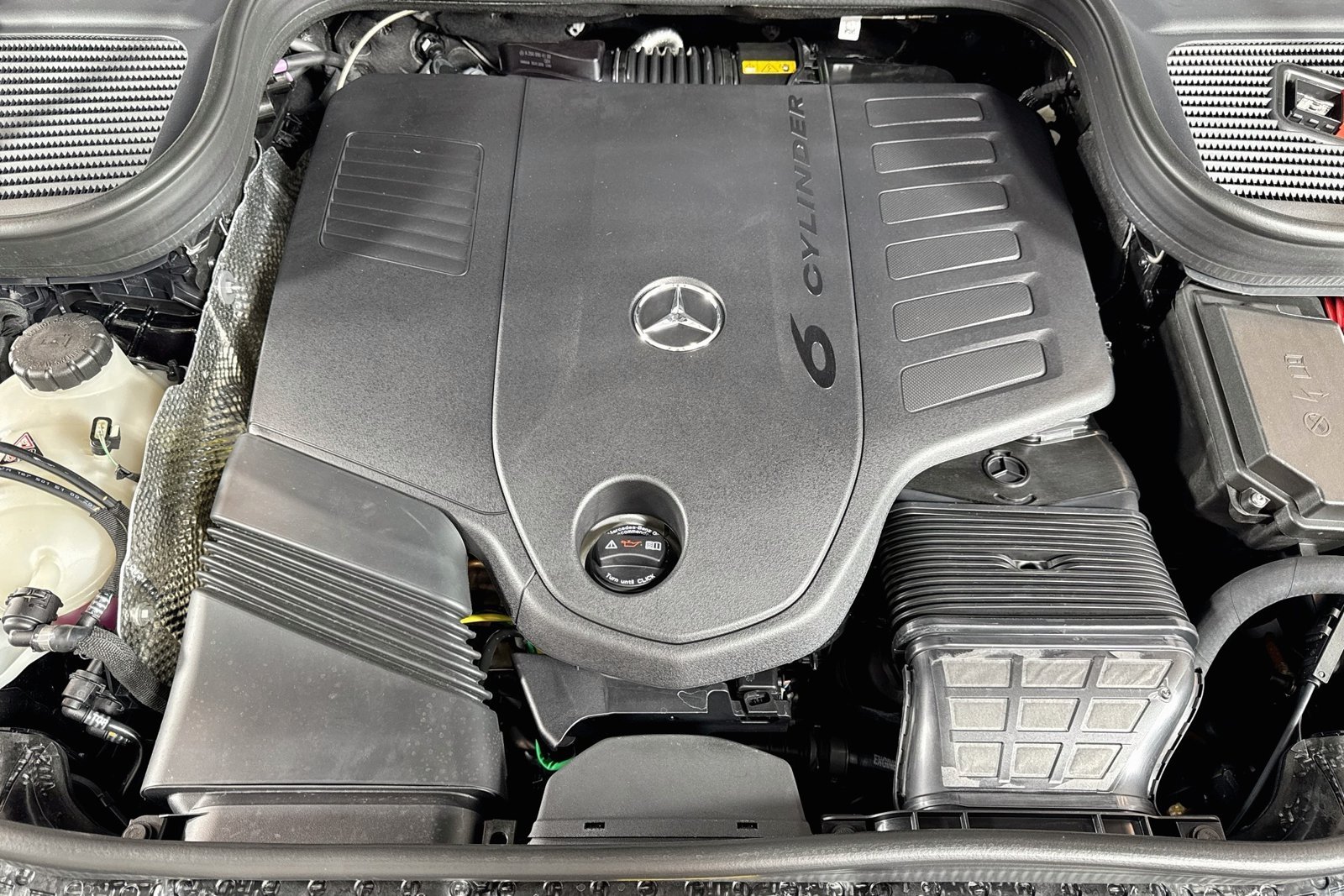 New 2026 Obsidian Black Metallic Mercedes-Benz GLE 450 image 28