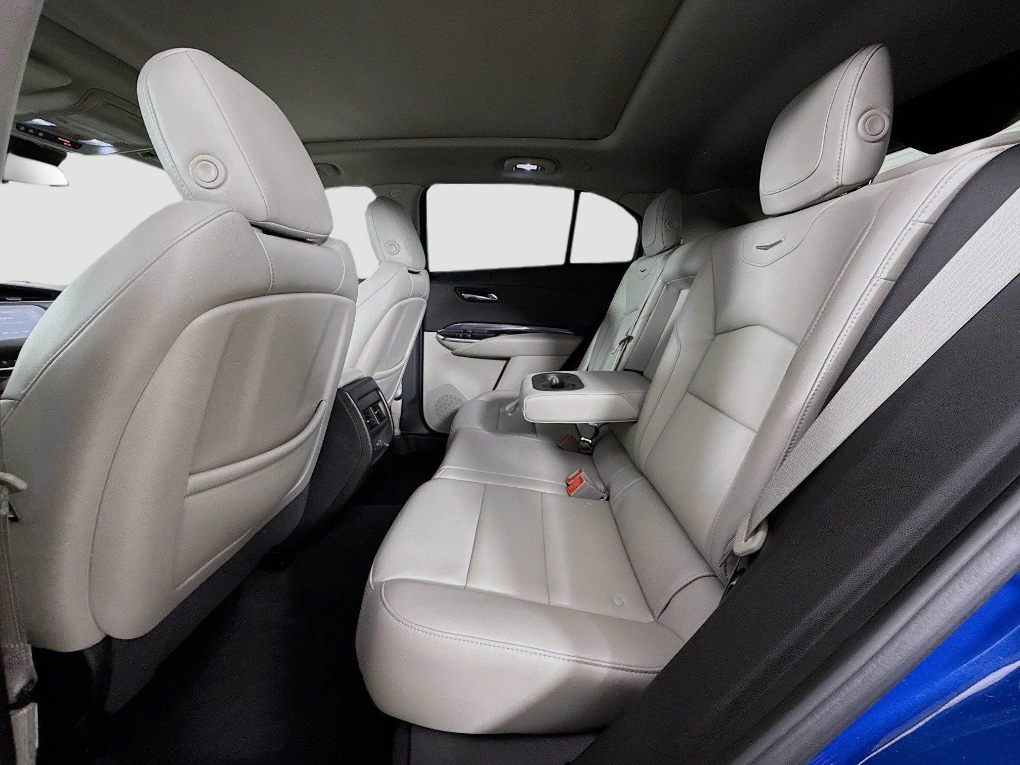 Used 2021 WAVE METALLIC Cadillac FWD Luxury image 26