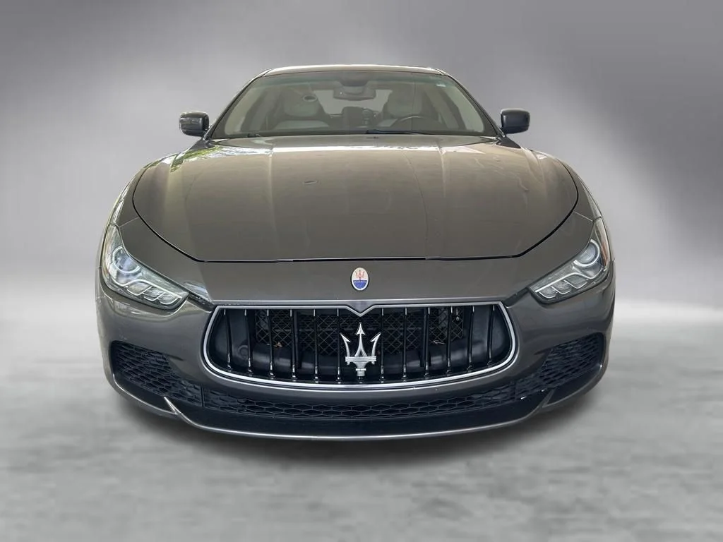 Used 2015 Gray Maserati Base image 15