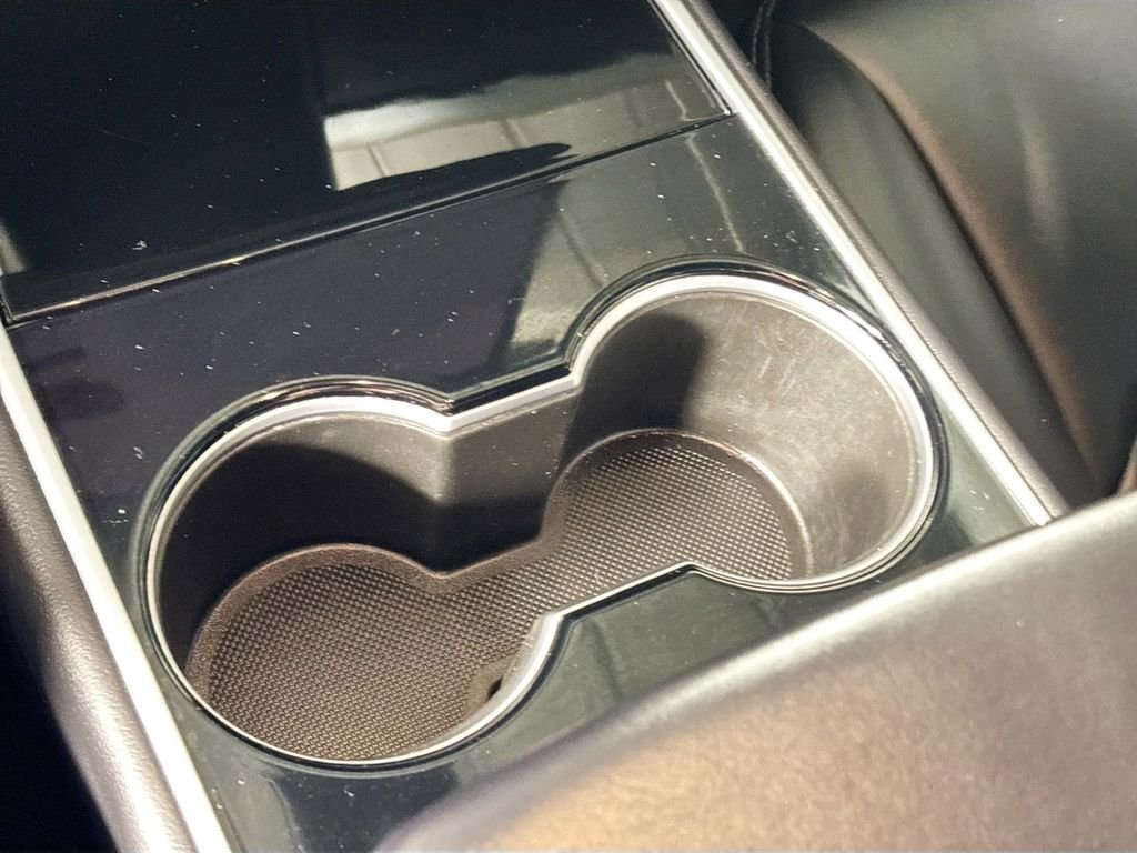 Used 2018  Tesla Performance image 15