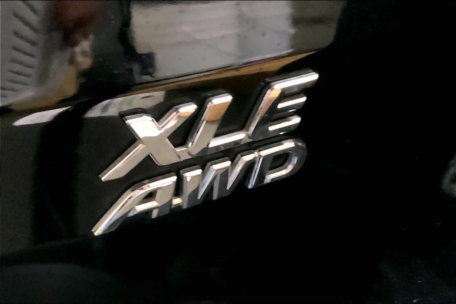 Used 2017 Midnight Black Metallic Toyota XLE image 10