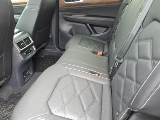 2026 Volkswagen Atlas SE w/Tech - Photo 12