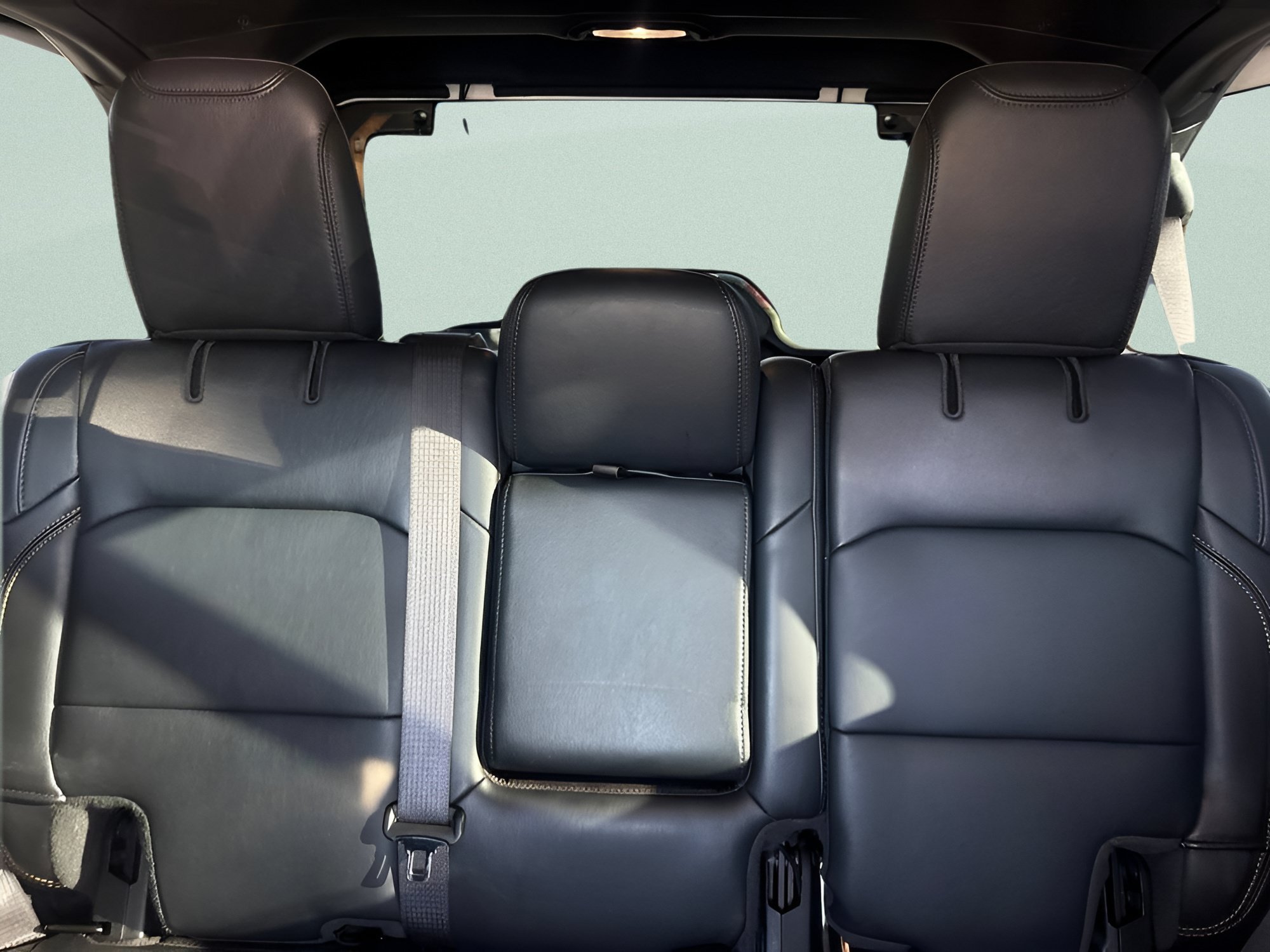 Used 2024 Anvil Clearcoat Jeep Sahara image 28