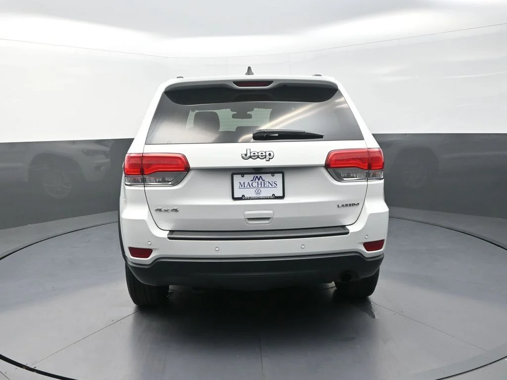 Used 2019 White Jeep Laredo E image 9