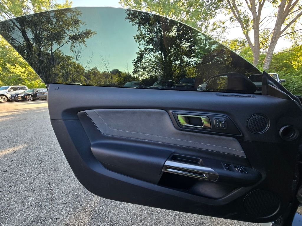 Used 2019 Black Ford Shelby GT350 image 21
