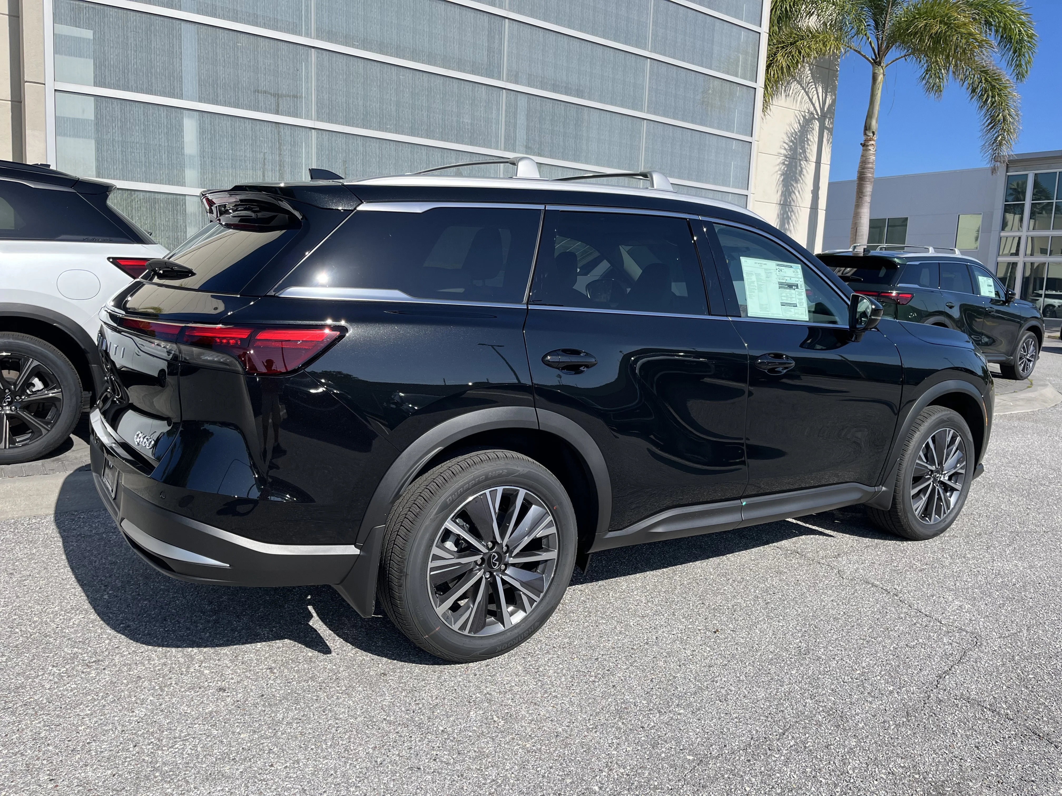 New 2027 Mineral Black INFINITI LUXE image 6