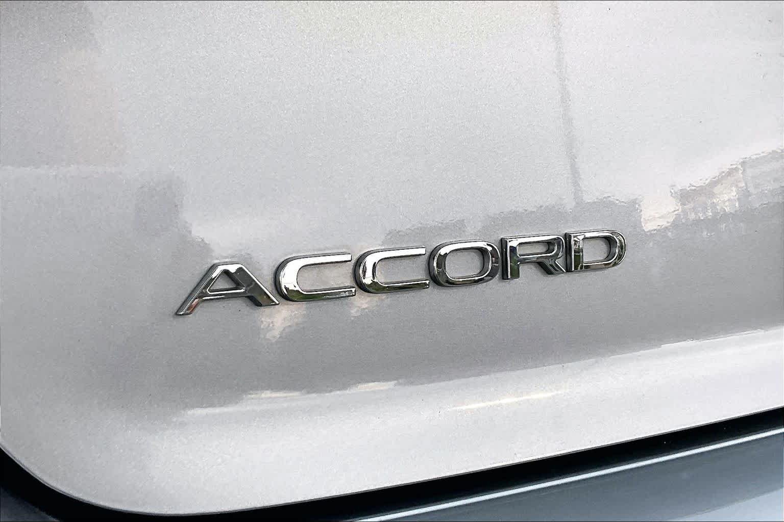 Used 2023 Lunar Silver Metallic Honda EX image 10