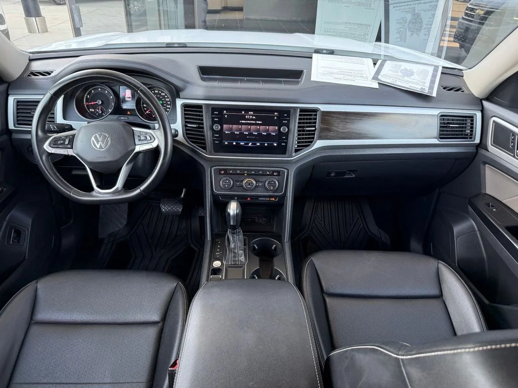 Used 2021 White Volkswagen 3.6L V6 SE w/Technology image 9