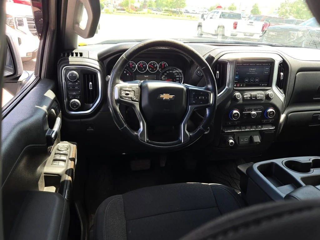 Used 2021 Silver Chevrolet LT image 20