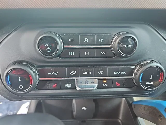 Used 2022 Green Ford Outer Banks image 24