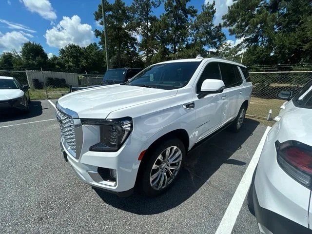 Used 2023 White GMC Denali image 3