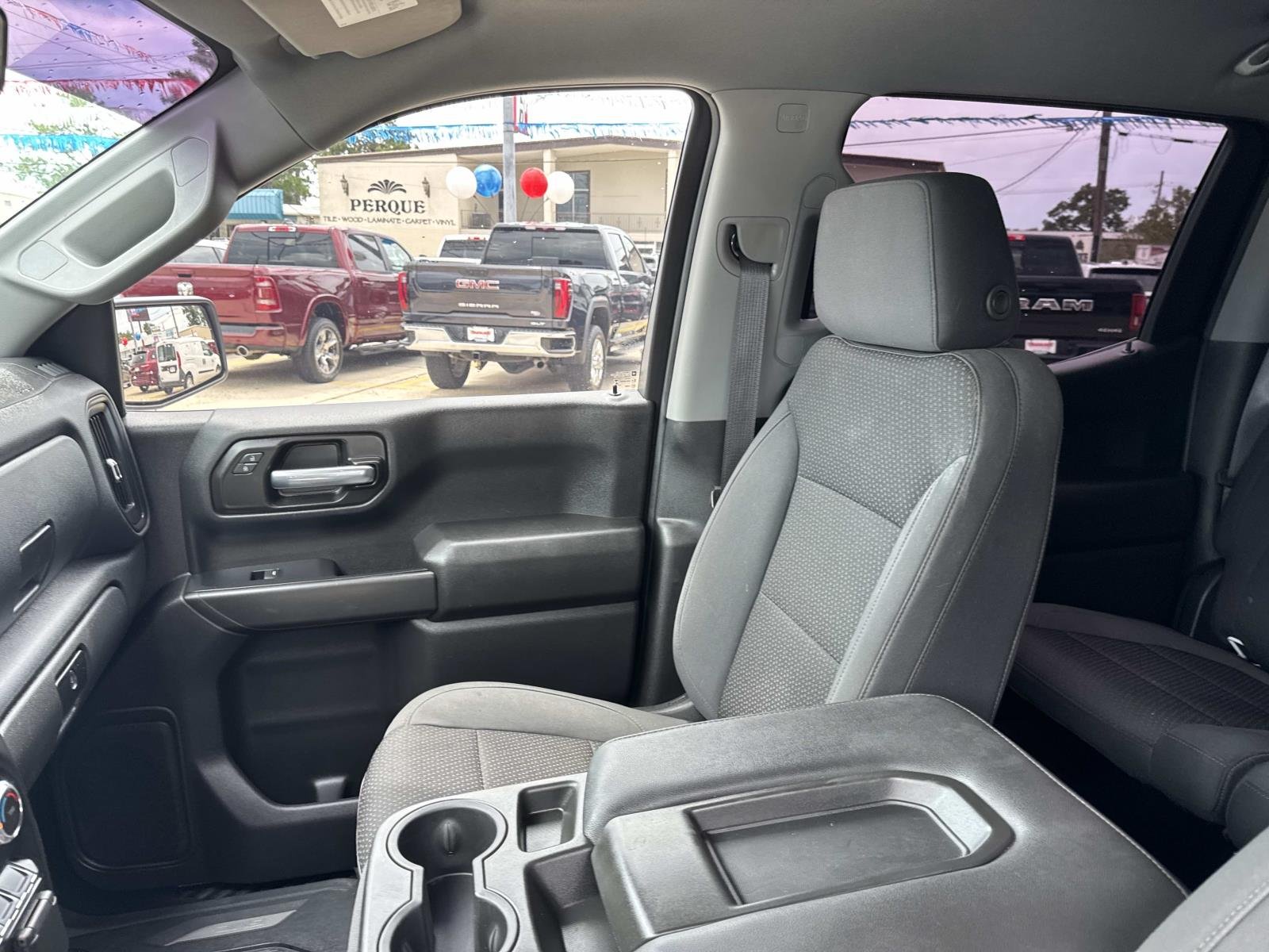 Used 2021 Summit White GMC  image 15