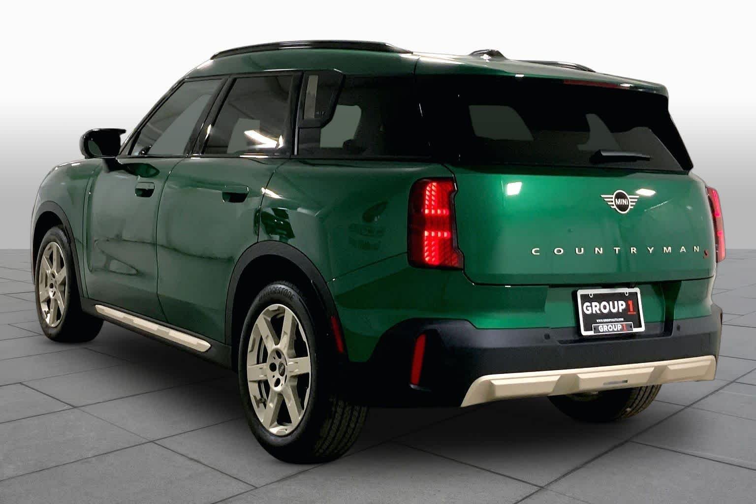 Used 2025 British Racing Green IV Metallic MINI S image 11