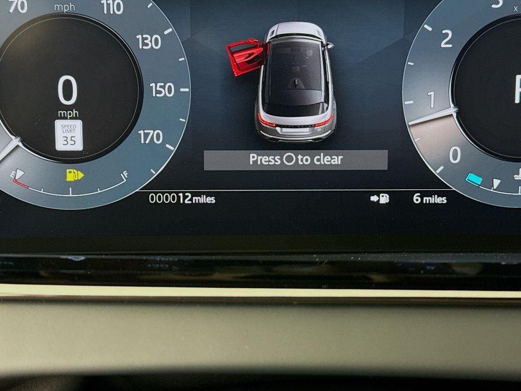 Used 2025 White Land Rover Dynamic image 12