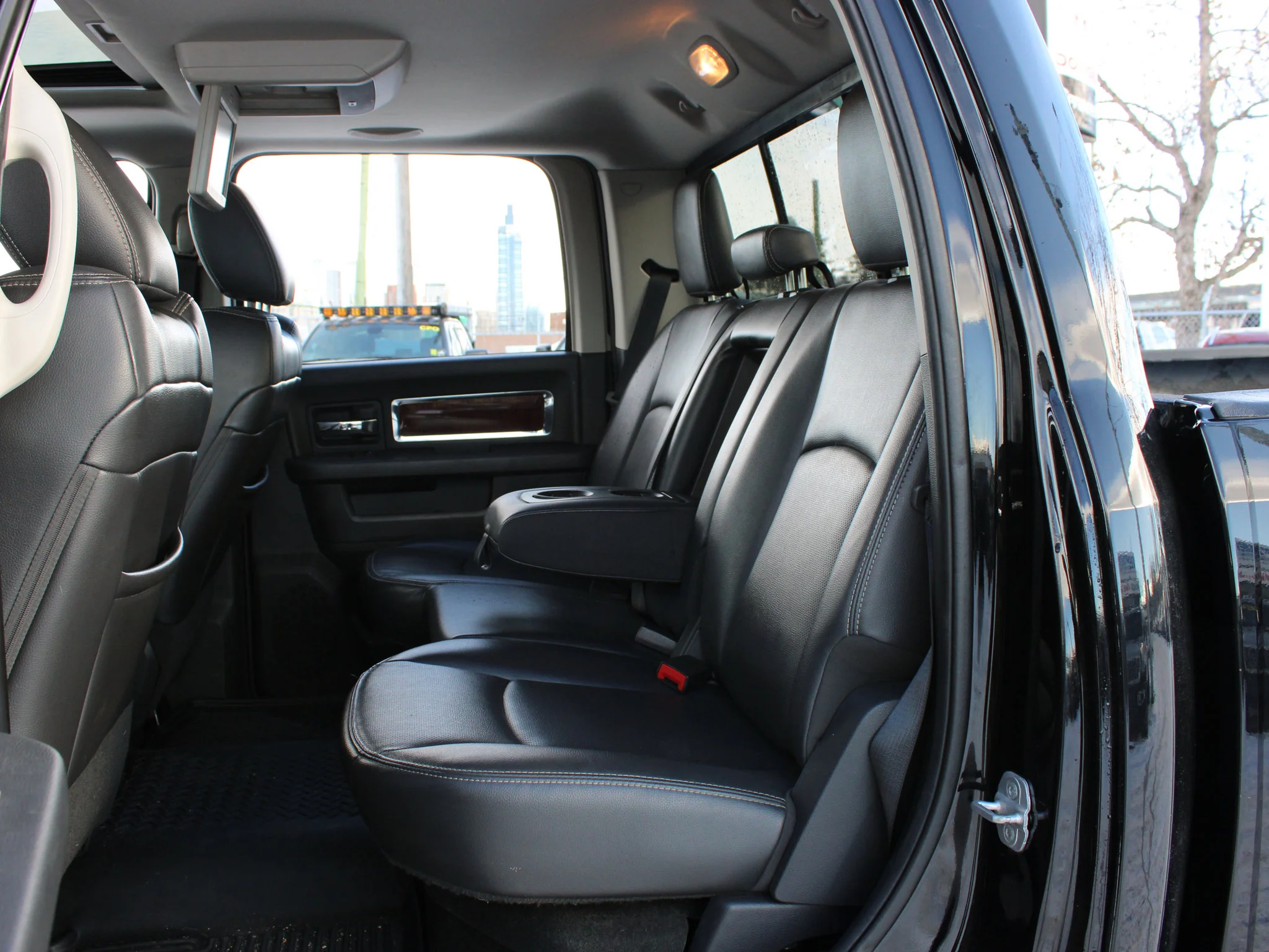 Used 2012 Black RAM Laramie * Cummins diesel, Airbag Suspension, Sunroof, Cooled/Heated Leather image 14