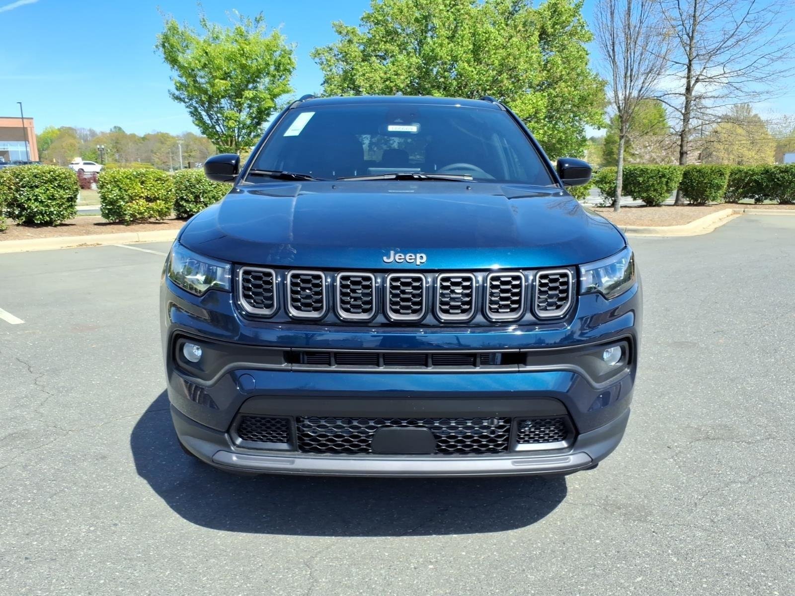 New 2026 Fathom Blue Pearl-Coat Exterior Paint Jeep Latitude Altitude image 13