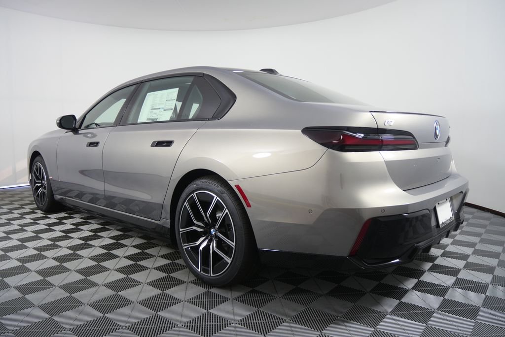 New 2026 Oxide Grey Metallic BMW xDrive60 image 6