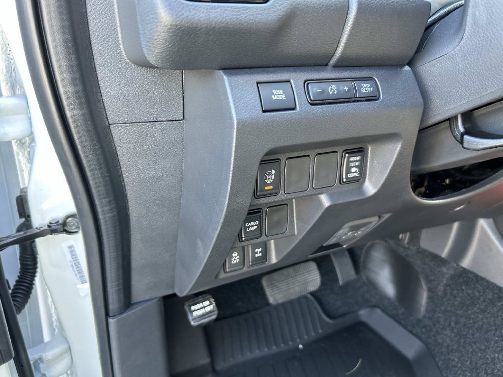 New 2027 Glacier White Nissan PRO-4X image 26