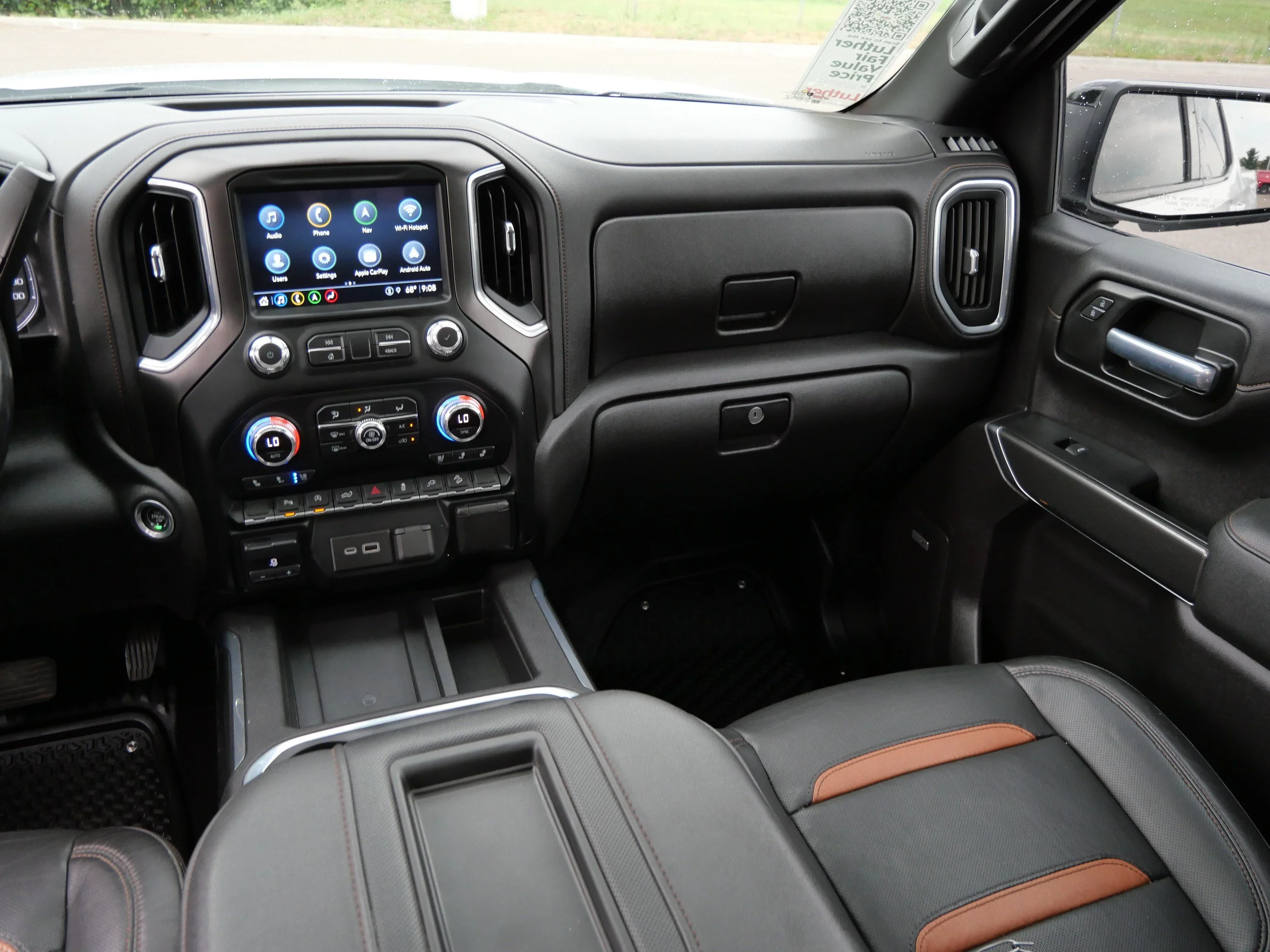 Used 2021 Summit White GMC AT4 image 11