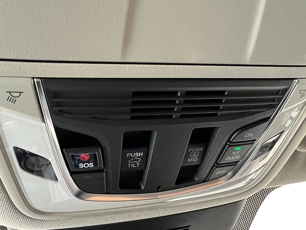 New 2026 Solar Silver Metallic Acura w/Advance Package image 24